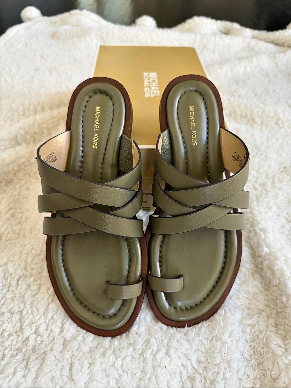 Michael Kors Nora Thong Sandal Leather Green & Brown US 7.5
